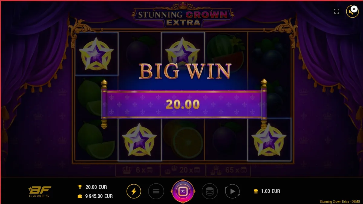 Tampilan visual mewah dari slot Stunning Crown Extra dengan simbol mahkota dan buah